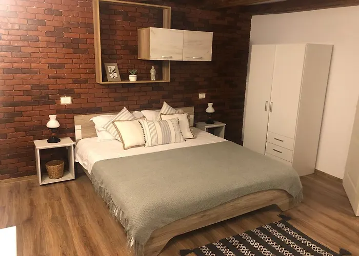 Cozy Central Apartment